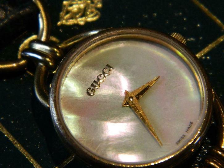 GUCCI verguld dameshorloge vintage klok, Kleding | Dames, Overige Dameskleding, Gedragen, Verzenden