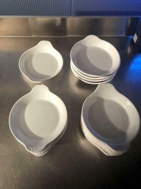 Visschoteltjes wit porselein - 4 stuks, Huis en Inrichting, Keuken | Servies, Gebruikt, Bord(en), Porselein, Ophalen