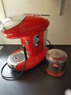 Illy koffiemachine, Elektronische apparatuur, Gebruikt, Afneembaar waterreservoir, Koffiemachine, Koffiepads en cups