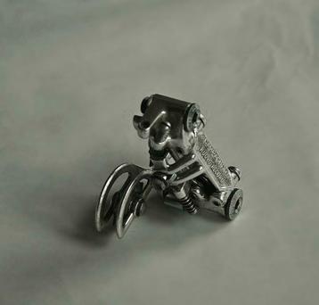 deraileur achteraan beschikbaar voor biedingen