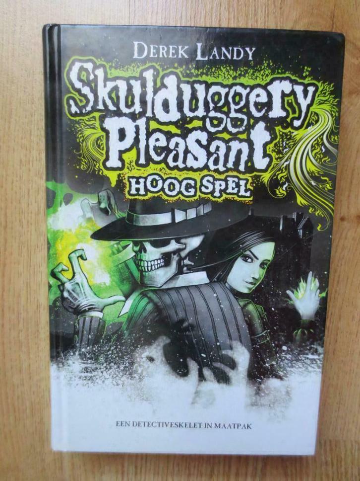 "Skulduggery Pleasant" van Derek Landy, Boeken, Kinderboeken | Jeugd | 10 tot 12 jaar, Zo goed als nieuw, Fictie, Ophalen of Verzenden