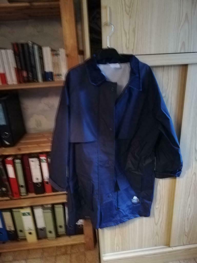 Veste dame imperméable Sherpa bleu marine. Taille 42-44., Enlèvement ou Envoi, Comme neuf, Bleu