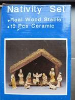 houten kerststal met 10 keramische beeldjes, Ophalen of Verzenden, Zo goed als nieuw