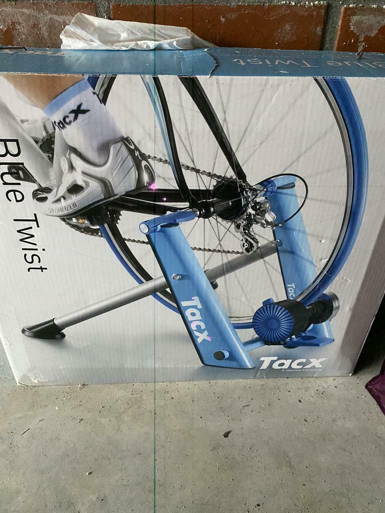② Tacx rollen voor koersfiets. — Wielrennen — 2dehands