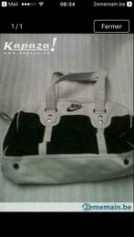Sac Nike noir et blanc, Handtassen en Accessoires, Tassen | Damestassen, Nieuw, Ophalen
