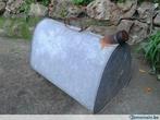 ancien jerrican triangulaire, triangular jerrycan side car, Motos