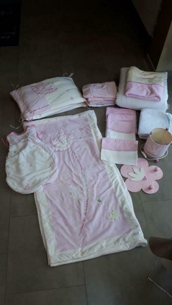 Mobilier et linge de lit Sauthon en bon état, Enfants & Bébés, Couvertures, Sacs de couchage & Produits pour emmailloter, Comme neuf