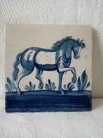 Carreau faïence  Delft /Harlingen 1790s cheval Frison 13cm, Enlèvement ou Envoi