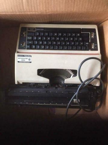 Elektronische typemachine, Enlèvement, Utilisé
