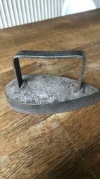 Ancien FER À REPASSER FONTE antiquité, Antiquités & Art