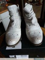 Bottillons Dkode. Pointure 38, Wit, Lage of Enkellaarzen, Ophalen of Verzenden, Gedragen
