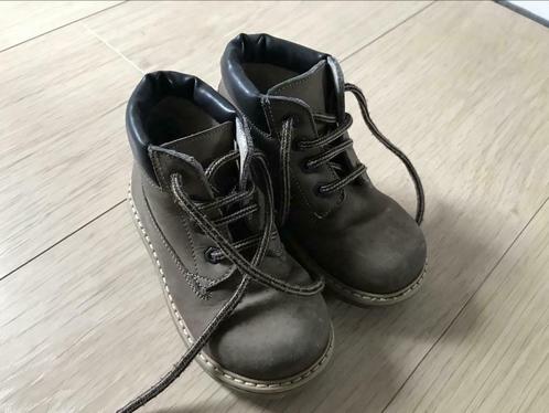 Stoere taupe bottines maat 25 in goede staat, Kinderen en Baby's, Kinderkleding | Schoenen en Sokken, Gebruikt, Laarzen, Jongen