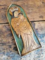 Antieke wandplaat in aardewerk terracotta Madonna met kind, Antiek en Kunst, Antiek | Religieuze voorwerpen, Ophalen of Verzenden