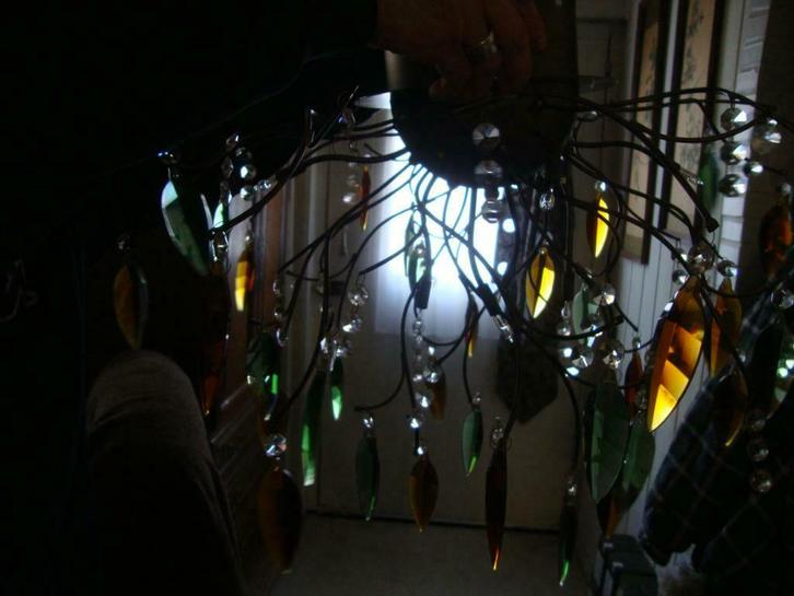 Verlaagd; luster met gekleurde belletjes en ledverlichting, Antiek en Kunst, Antiek | Glaswerk en Kristal, Ophalen