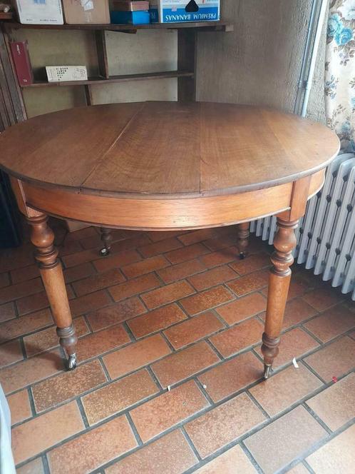 ② Oude houten ronde tafel (fruitboom) zeer goed gemaakt — | | Tafels — 2dehands