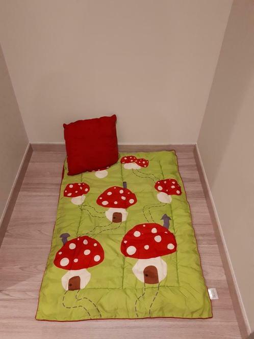 Kleurrijk dubbelzijdig (speel)deken 70x100 + kussen 35x35, Kinderen en Baby's, Kinderkamer | Beddengoed, Zo goed als nieuw, Deken of Dekbed