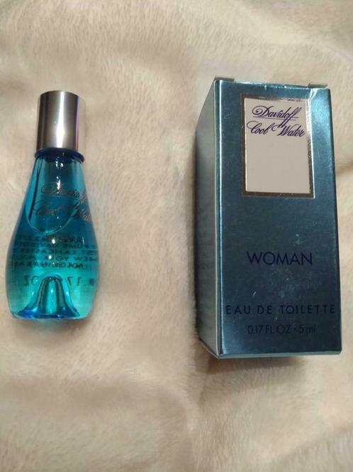 Miniature Davidoff Cool Water Woman Eau de toilette 5 ml, Collections, Parfums, Comme neuf, Miniature, Enlèvement ou Envoi