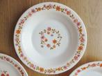 Vintage arcopal 12 assiettes a soupe motifs fleuris scania, Maison & Meubles, Enlèvement ou Envoi, Neuf, Assiettes(s)