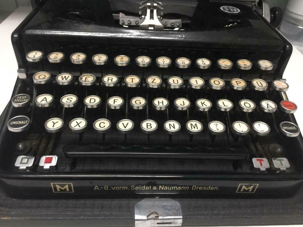 Machine à écrire rétro Rare - Usage Normal - Antique Collection mécanique  Littérature et Cadeau d'anniversaire d'art - Vert - 35 * 35 * 15CM :  : Fournitures de bureau