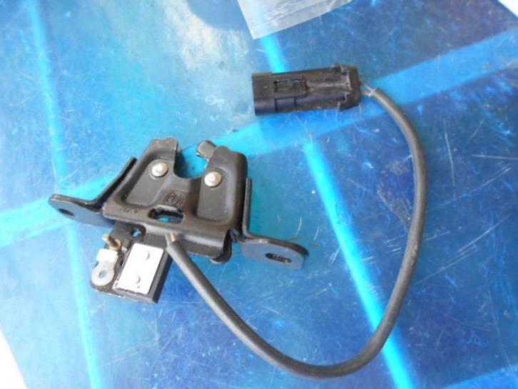 Sluiting motorkap Ferrari 360 en 430, Auto-onderdelen, Carrosserie, Ferrari, Voor, Gebruikt, Ophalen