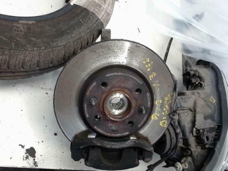 moyeu avant droit  peugeot  bipper diesel, Autos : Pièces & Accessoires, Freins & Transmission, Peugeot, Utilisé, Enlèvement ou Envoi