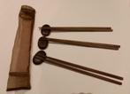 Ensemble de 3 paires se baguettes avec reposoirs., Ophalen, Zo goed als nieuw, Hout