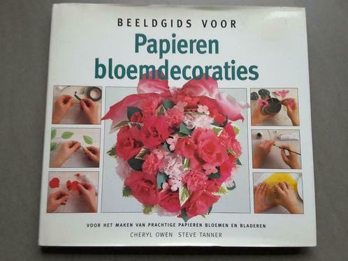 Beeldgids  voor Papieren bloemdecoraties, Boeken, Hobby en Vrije tijd, Zo goed als nieuw, Ophalen of Verzenden