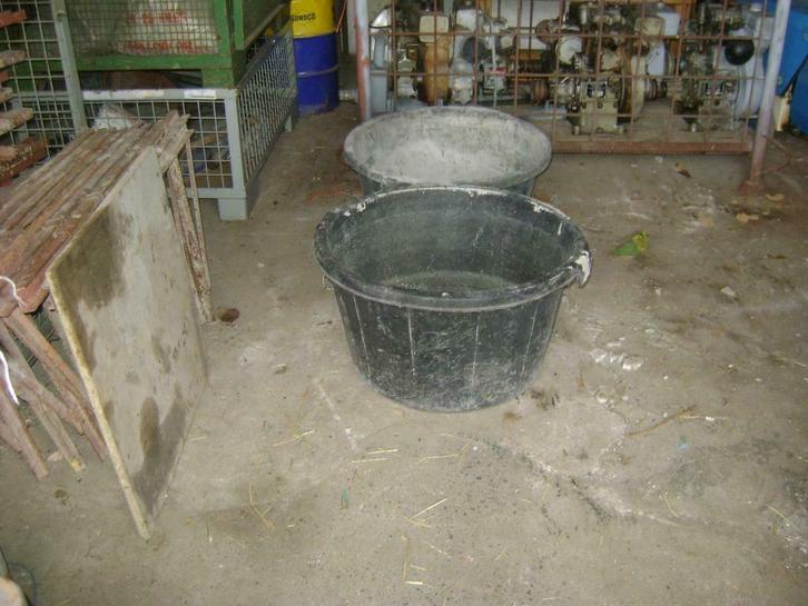 mortelkuipen in rubber van 80 liter,sterke kwaliteit,3 stuks, Doe-het-zelf en Bouw, Gereedschap | Schuurmachines, Gebruikt, Ophalen