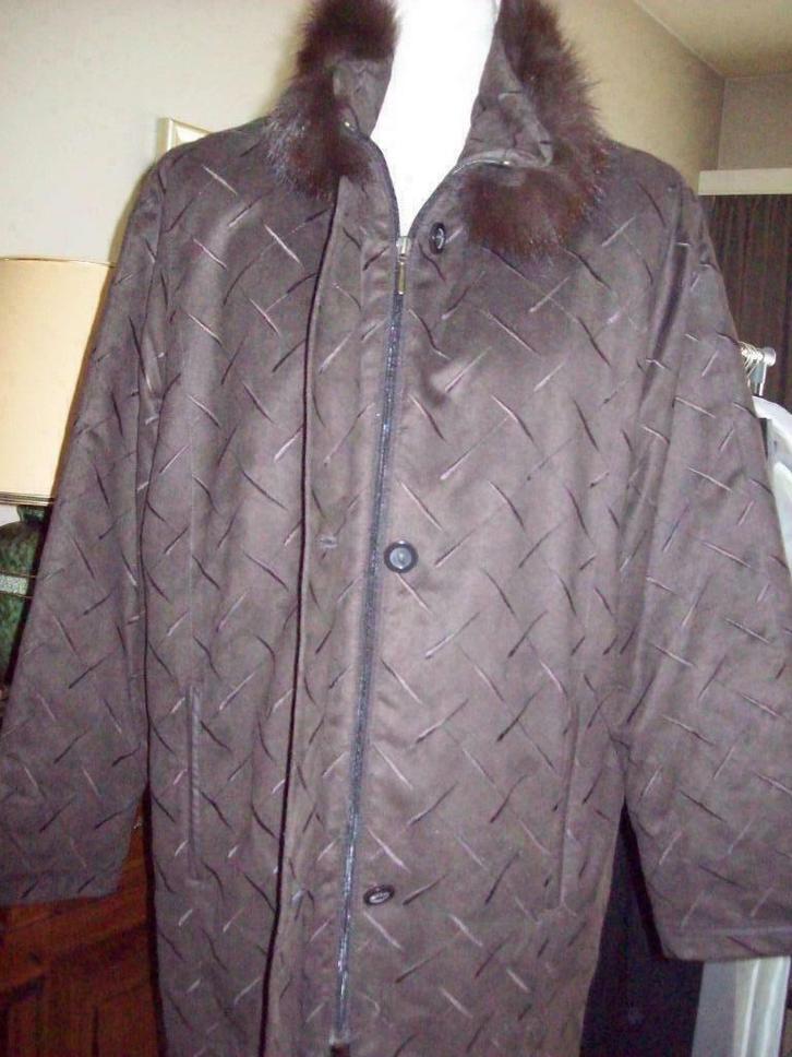 BRUINE WINTERJAS MET PELSKRAAG        42-44, Kleding | Dames, Jassen | Winter, Zo goed als nieuw, Maat 42/44 (L), Bruin, Ophalen of Verzenden