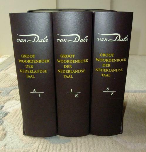 Van Dale Groot woordenboek der Nederlandse taal - NIEUW, Boeken, Overige Boeken, Zo goed als nieuw, Ophalen