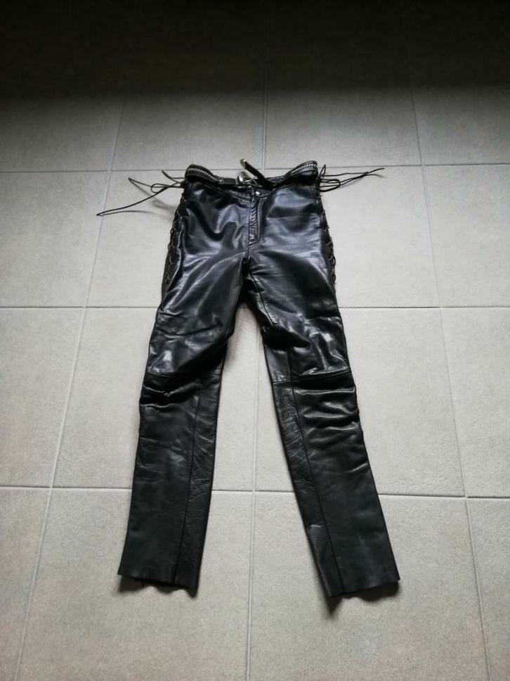 lederen broek met zijveters in zéér goede staat, dik leder, Vêtements | Femmes, Culottes & Pantalons, Comme neuf, Taille 38/40 (M)