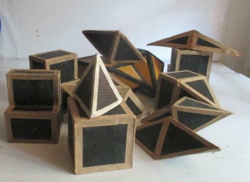 vintage geometrische kubistische vormen kubus ..school, Antiquités & Art, Curiosités & Brocante, Envoi