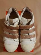Witte sneakers maat 30 merk lunella 1 x gedragen, Kinderen en Baby's, Ophalen, Meisje, Schoenen, Zo goed als nieuw
