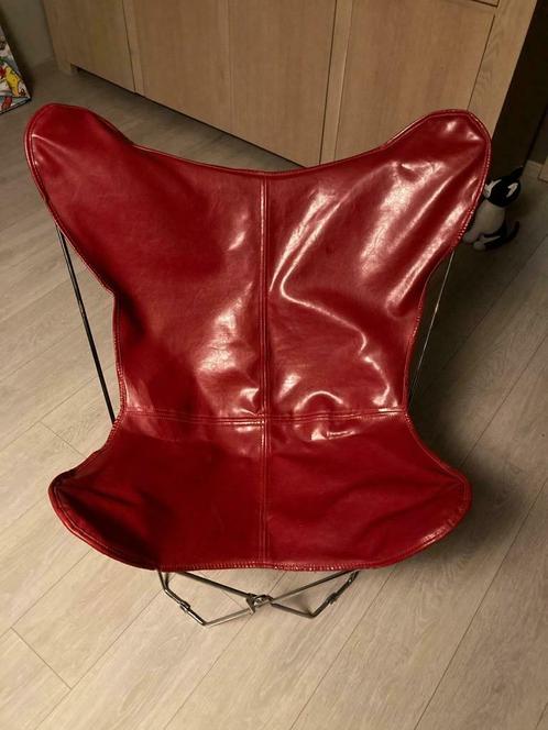 Fauteuil easy rouge Maison Du Monde, Maison & Meubles, Fauteuils, Comme neuf, Cuir, Métal, Autres matériaux, 75 à 100 cm, 75 à 100 cm