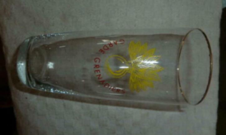 #C bier glas GARDE GRENADIERS, Collections, Verres & Petits Verres, Neuf, Verre à bière, Enlèvement ou Envoi