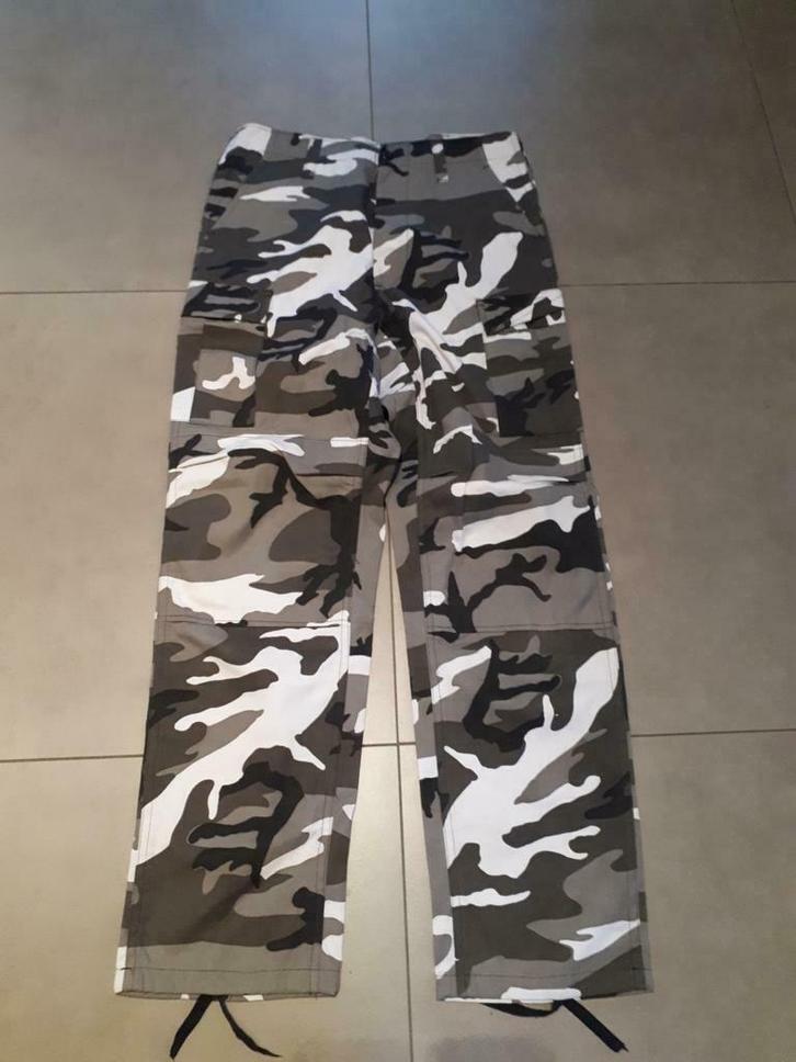 Winter camouflage leger broek, Kleding | Heren, Broeken en Pantalons, Zo goed als nieuw, Maat 48/50 (M), Ophalen of Verzenden