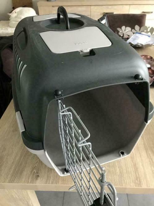 Kunststof kennel voor in de auto, Dieren en Toebehoren, Honden-accessoires, Gebruikt, Ophalen