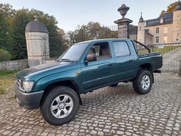 TOYOTA HILUX 2 CABINES  6 PLACES/4X4 1YEAR GARANTIE/ CT OK 