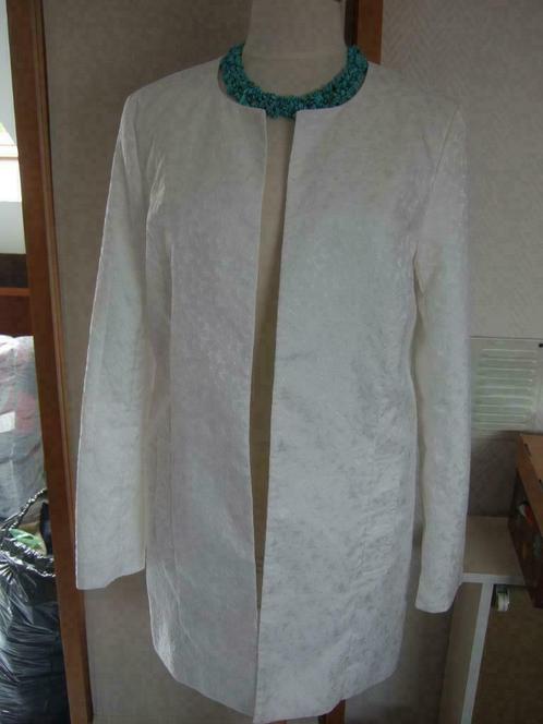 veste blazer blanc dentelle Lola Liza taille 42 doublée, Kleding | Dames, Jasjes, Kostuums en Pakken, Zo goed als nieuw, Kostuum of Pak