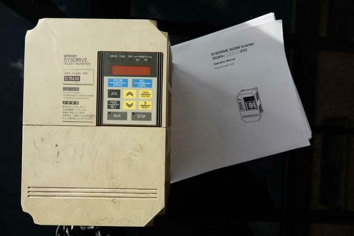 frequentieregelaar 0,75Kw Omron Sysdrive 3G3XV 1F 230V, Elektronische apparatuur, Onderdelen en Toebehoren, Gebruikt, Ophalen of Verzenden