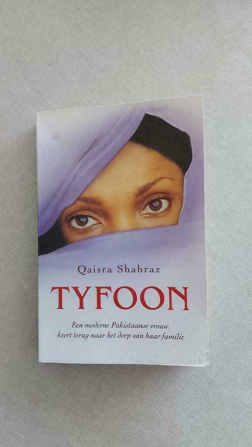 Qaisra Shahraz: Tyfoon, Boeken, Romans, Zo goed als nieuw, Ophalen of Verzenden