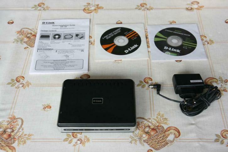 D-Link 100 router, Computers en Software, Netwerk switches, Zo goed als nieuw, Ophalen of Verzenden