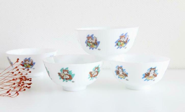 4 bols Arcopal Esso motif Tigre, Antiquités & Art, Antiquités | Services (vaisselle) pièces, Enlèvement ou Envoi