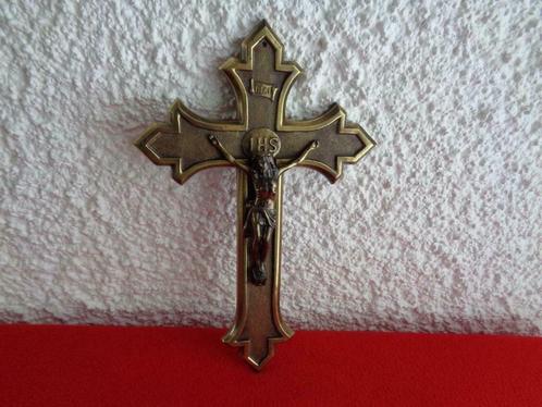 Crucifix  Vintage. 30 X 20 cm, Antiquités & Art, Antiquités | Objets religieux, Enlèvement ou Envoi