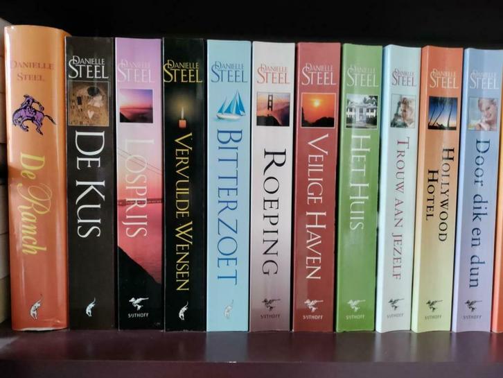 3 kopen - 4de gratis VEEL LEESPLEZIER Daniella Steel ...ed., Boeken, Romans, Zo goed als nieuw, Ophalen of Verzenden