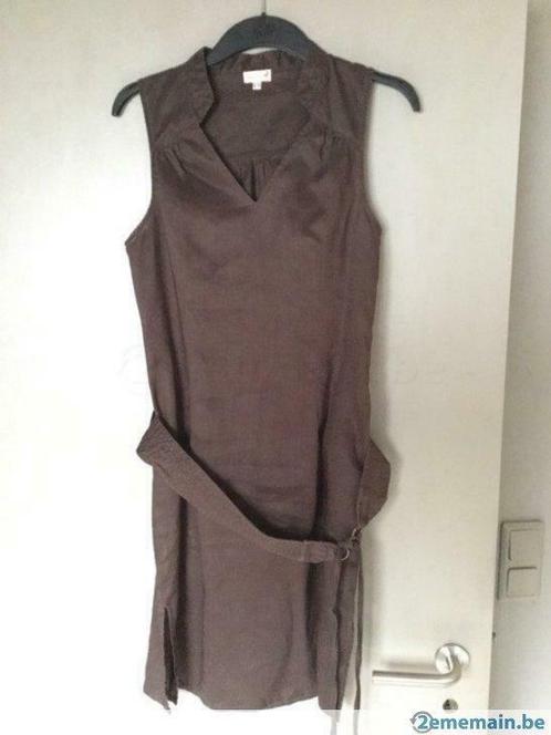 Robe brun foncé taille 36 8€, Vêtements | Femmes, Robes, Porté, Taille 36 (S), Brun