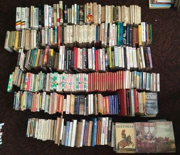 Lot de environ 750 livres, romans, encyclopédie - voir photo