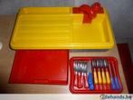 Keukenaanrecht met werkblad, lade met 12 couverts