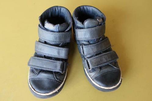 bottines à velcro en cuir - Kipling pointure 26, Enfants & Bébés, Vêtements enfant | Chaussures & Chaussettes, Utilisé, Chaussures