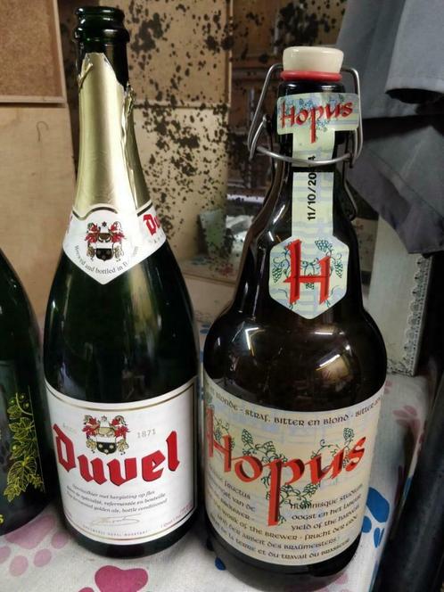 Bepalen Presentator Zwijgend ② 2 grote lege bierflessen Hopus en Duvel voor verzamelaars — Biermerken —  2dehands